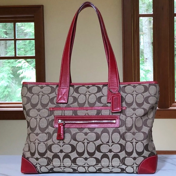 Coach Handbags - 🌺 SALE 🌺 Coach Purse